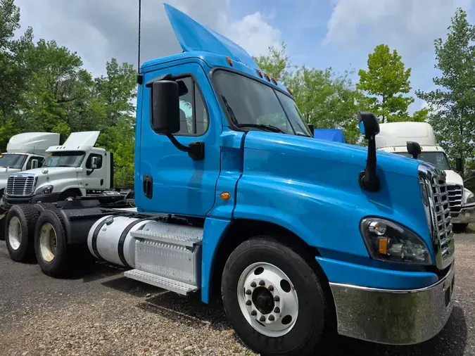 2020 FREIGHTLINER CASCADIA 125