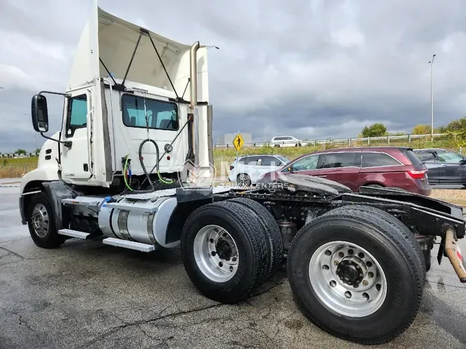 2018 MACK CXU613