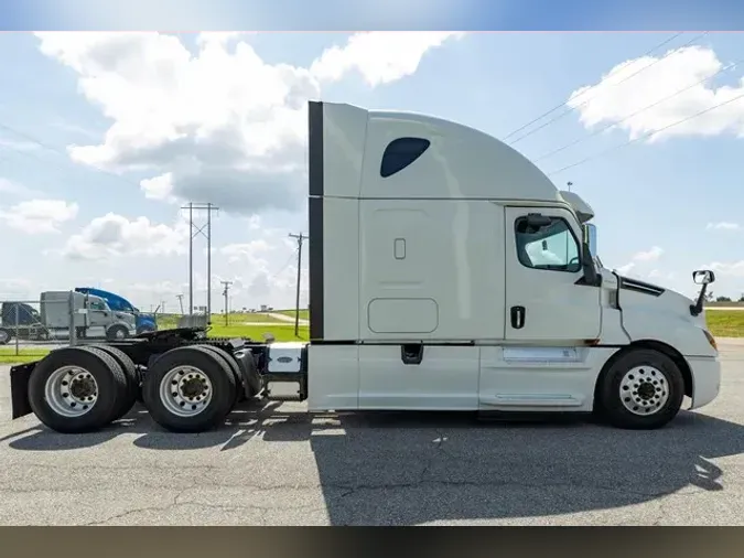 2019 FREIGHTLINER CASCADIA 126