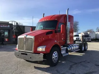 2016 KENWORTH T880