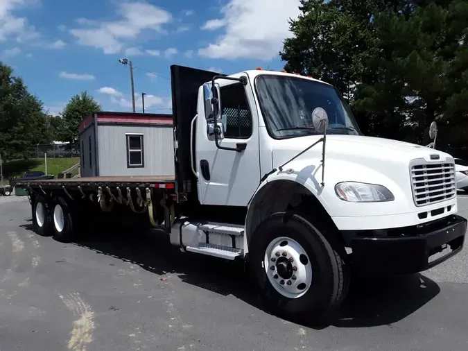 2018 FREIGHTLINER M2 106