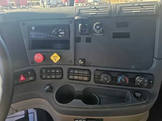 2019 FREIGHTLINER/MERCEDES CASCADIA 113