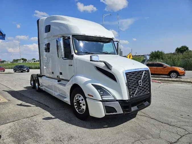 2020 VOLVO VNL64T760