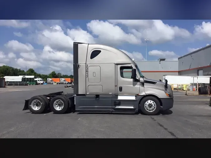 2025 Freightliner Cascadia 126afec6ce95d8162316fdf268803eb536e