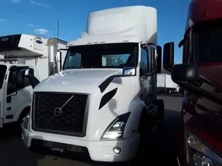 2019 VOLVO VNR42T 300
