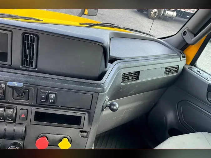 2019 INT LT625 6x4
