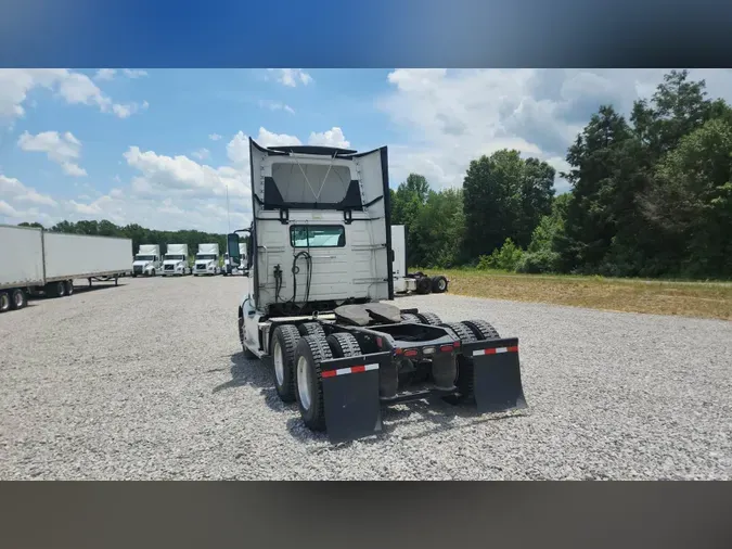 2019 Volvo VNL300