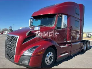 2020 VOLVO VNL64T860