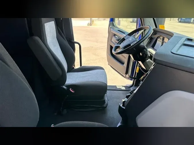 2022 FREIGHTLINER CA126