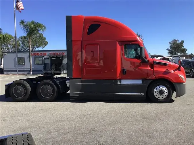 2021 FREIGHTLINER CA126