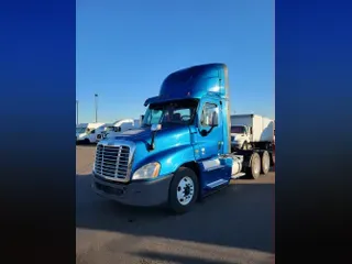 2017 FREIGHTLINER/MERCEDES CASCADIA 125