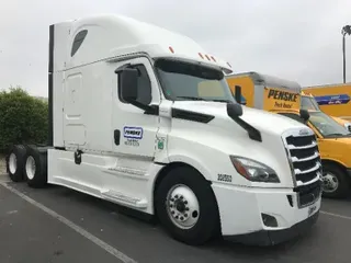 2020 FREIGHTLINER T12664ST