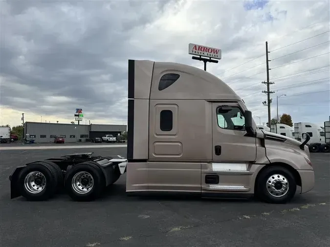 2021 FREIGHTLINER CA126