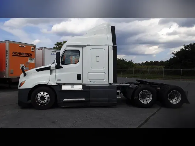 2021 Freightliner Cascadia 126afff97e3c0616f2ef8a7e3b19e3a5bd2