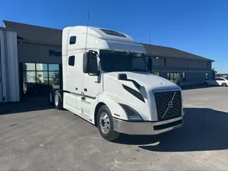 2019 VOLVO VNL64T760