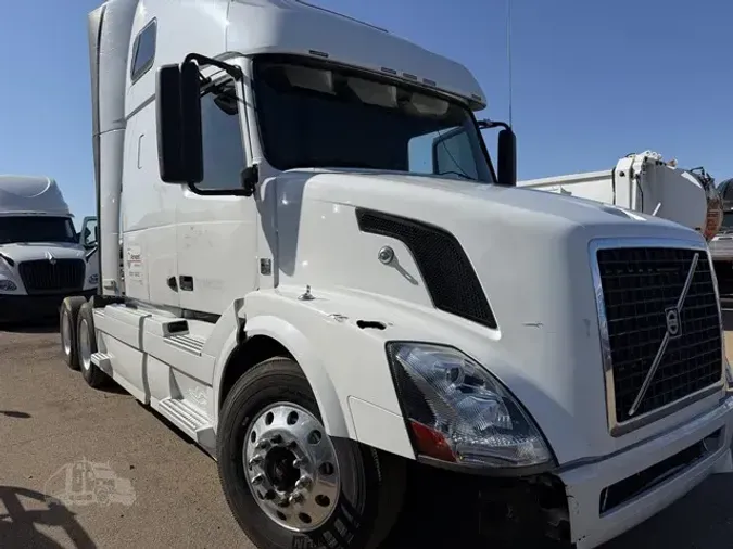2011 VOLVO VNL64T670b0014d0e8cdc94588ebc303985f19800
