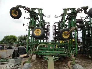 2007 John Deere 2210