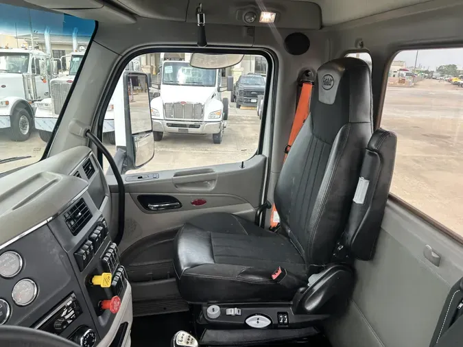 2020 Peterbilt 567