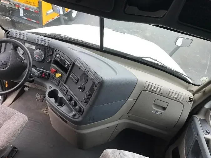 2018 Freightliner X12564ST