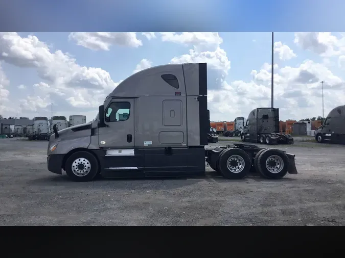 2023 Freightliner Cascadia 126