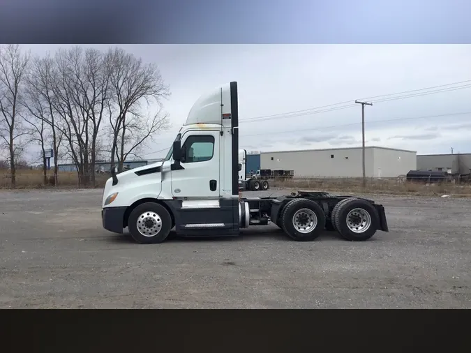 2020 Freightliner Cascadia 126