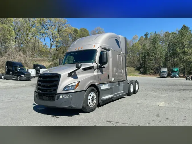 2022 Freightliner Cascadia 126