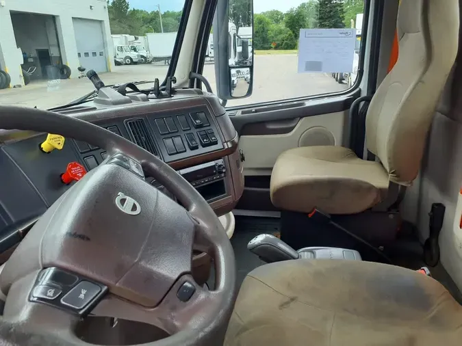 2016 VOLVO VNL42TRACTOR