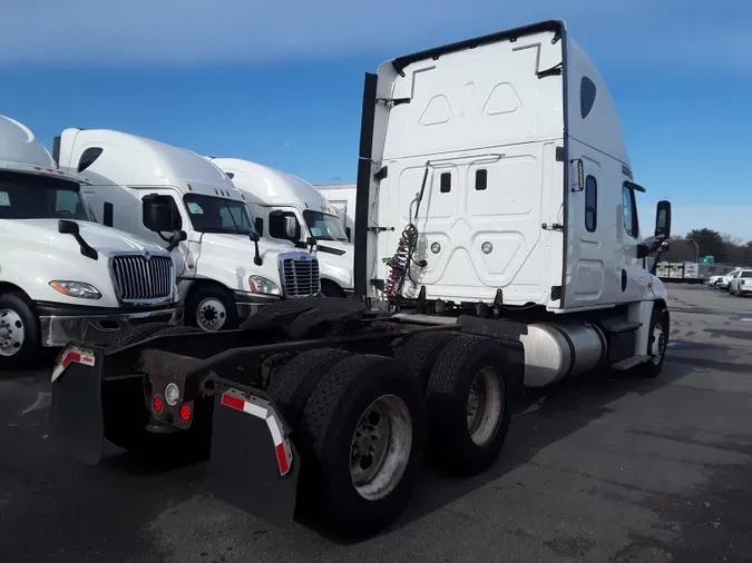 2015 FREIGHTLINER/MERCEDES CASCADIA 125