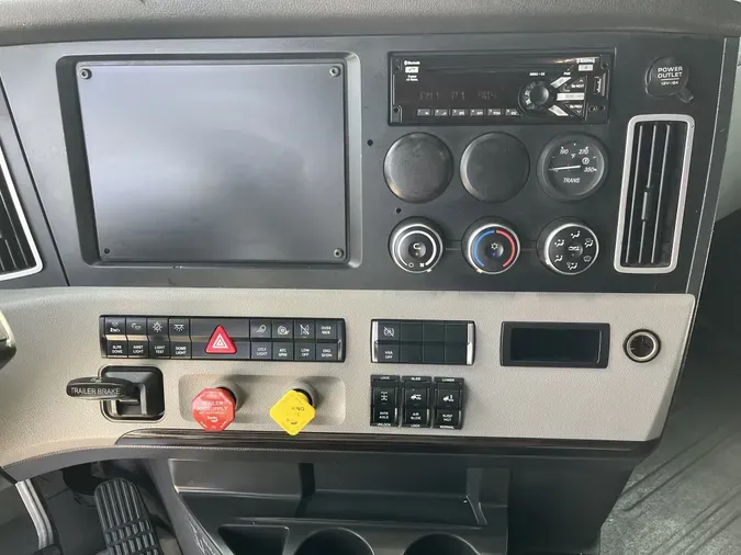 2018 Freightliner Cascadia 126