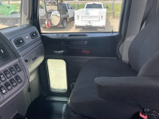 2020 Peterbilt 389