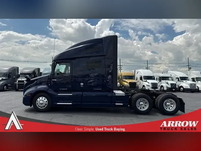 2022 VOLVO VNL760