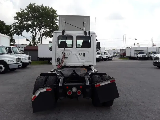 2020 FREIGHTLINER NEW CASCADIA 126