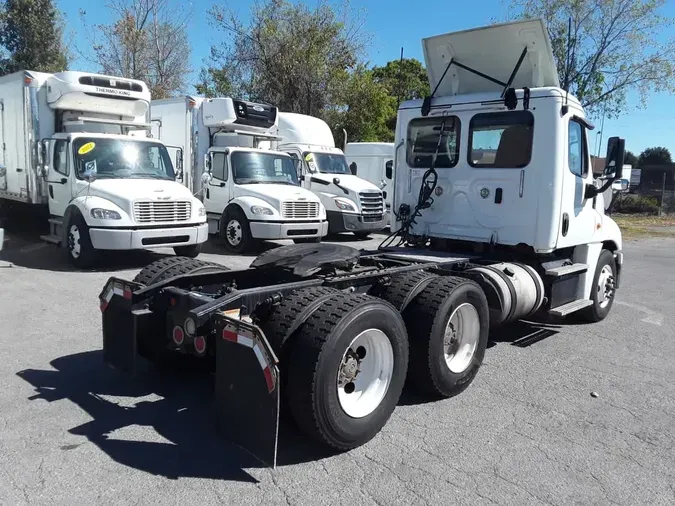 2018 FREIGHTLINER/MERCEDES CASCADIA 125