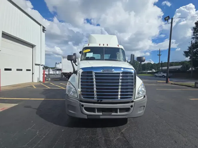 2020 FREIGHTLINER/MERCEDES CASCADIA 125b01f047a7e14133e8585a66688af1520