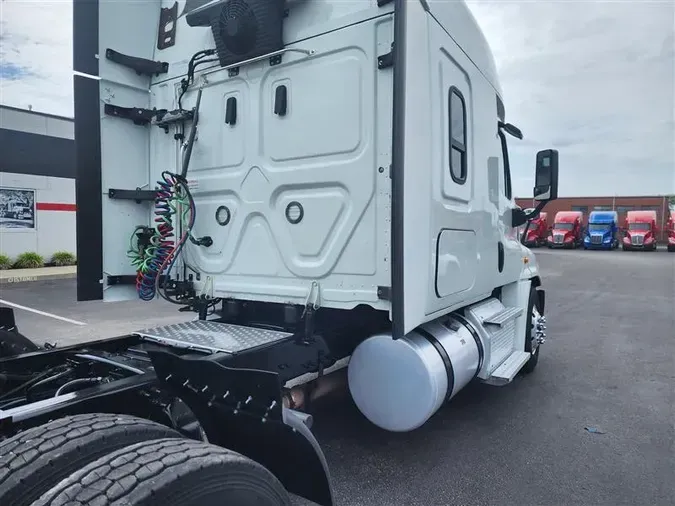 2020 FREIGHTLINER CASCADIA
