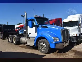 2015 KENWORTH T880