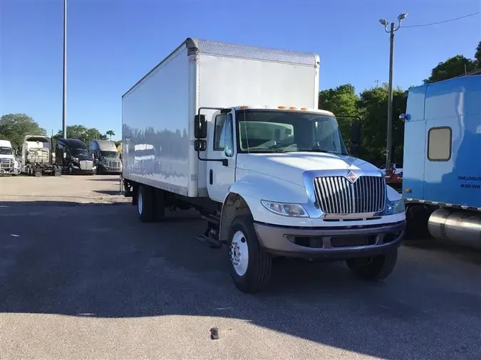 2018 INTL 4300