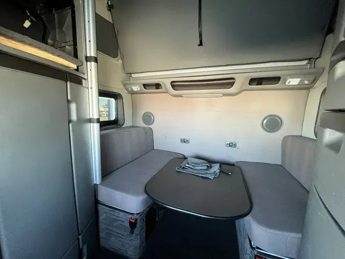 2024 VOLVO VNL64T860b02a45f02340b9ed090fa15f60dc14e6