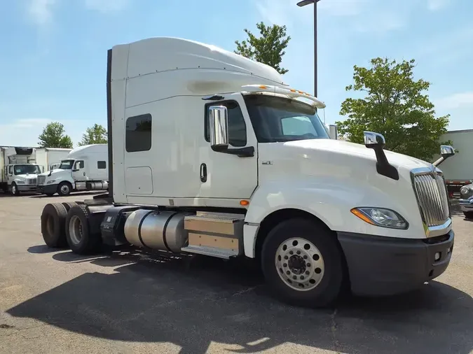 2019 NAVISTAR INTERNATIONAL LT625 SLPR CAB