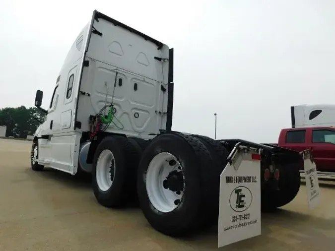 2020 Freightliner New Cascadia 126