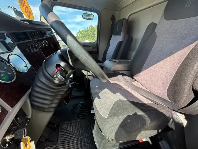 2012 Kenworth T270