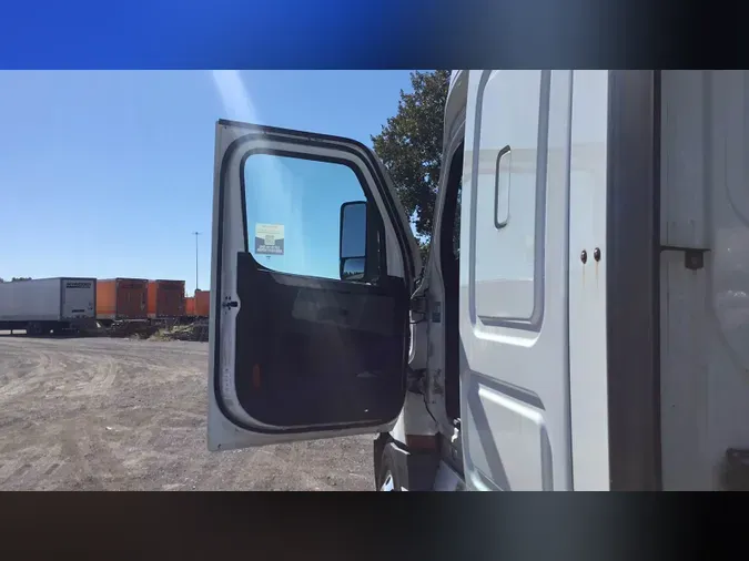 2022 Freightliner Cascadia 126b02f80757a828358cb271c66e2880d7c