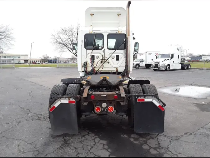 2014 FREIGHTLINER/MERCEDES CASCADIA 113