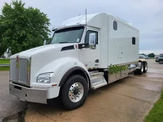 2025 Kenworth T880