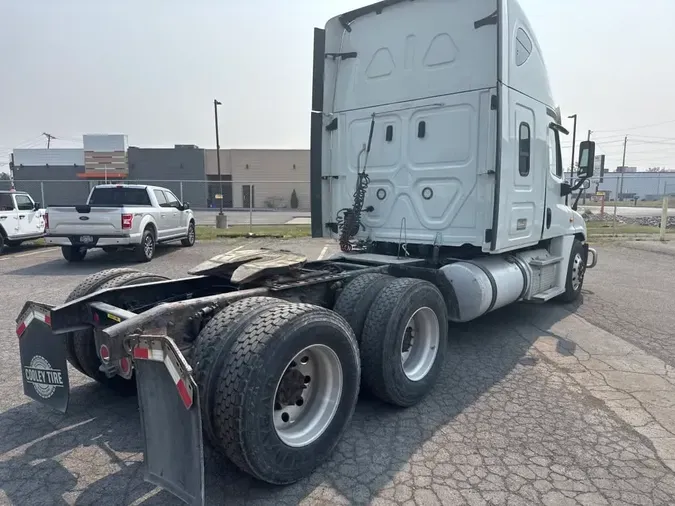 2019 FREIGHTLINER/MERCEDES CASCADIA 125b0393384570aa7b88aba4743909e009a
