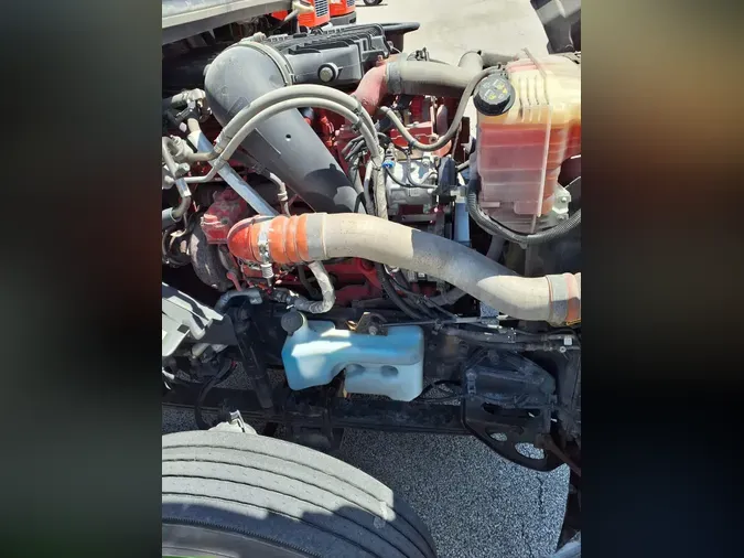 2019 NAVISTAR INTERNATIONAL LT625 SLPR CAB