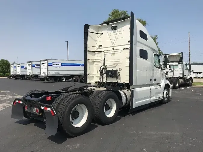 2019 Volvo VNL64760