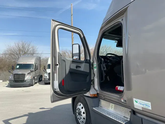 2021 Freightliner Cascadia