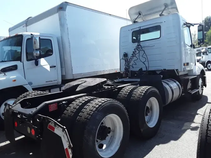 2019 VOLVO VNL64T-300b03f9c9d402b0b7b35aca6245d03b664