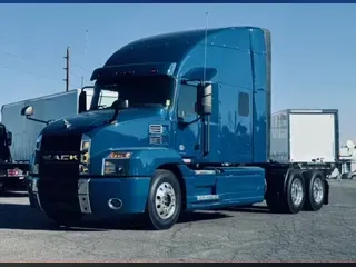 2022 MACK AN64T70